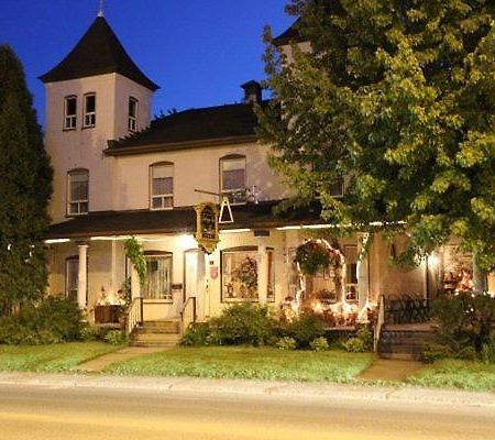 Auberge Les Deux Tours Saguenay Exterior foto